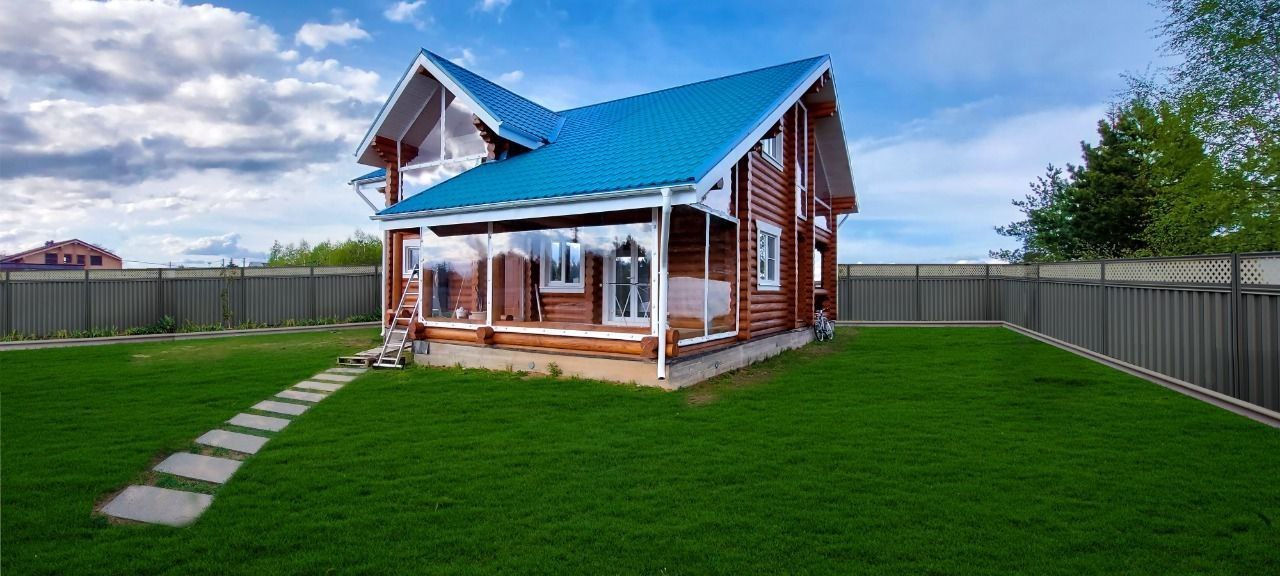 Мягкие окна на веранде загородного дома в посёлке Куженкино